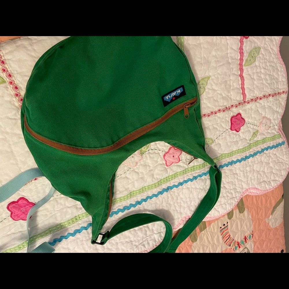 Kavu crossbody in great spring color